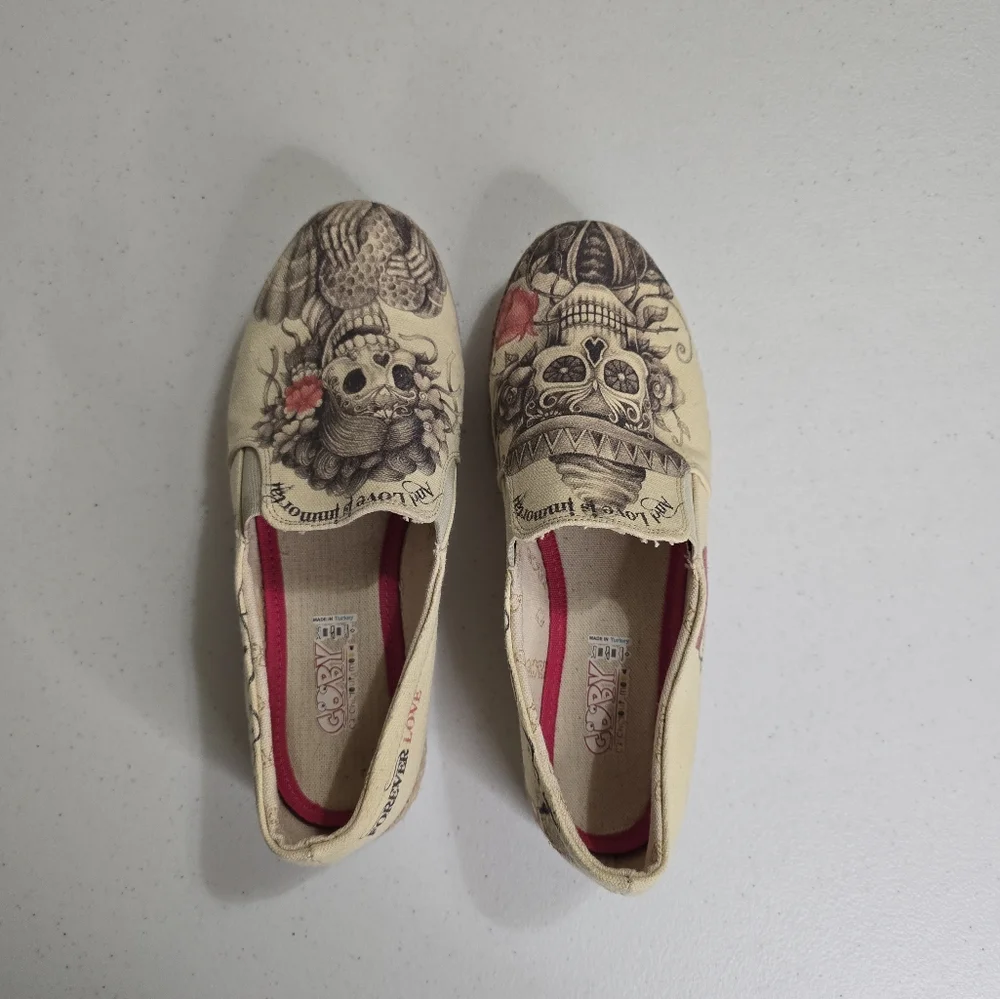 GOBY FOREVER LOVE MATTED CANVAS WOMEN SLIP ON SHOES‎ SZ 8.5